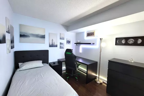 11 Brunel CT #4916, Toronto C01, ON M5V 3Y3