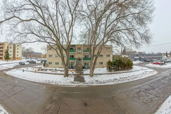 Oshawa, ON L1J 1X5,310 Marland AVE