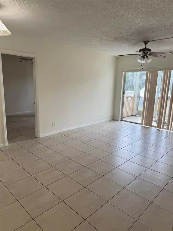 Coral Springs, FL 33065,2730 Forest Hills Blvd #104
