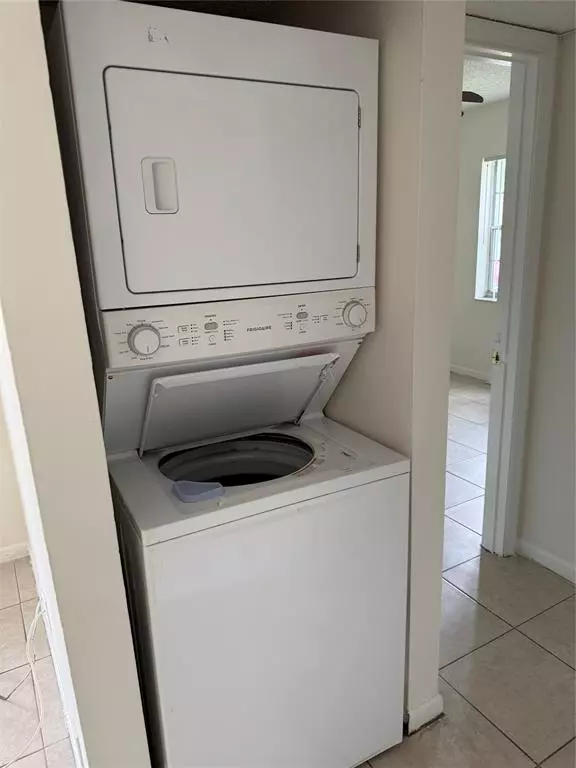 Coral Springs, FL 33065,2730 Forest Hills Blvd #104