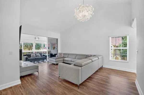 Lauderdale By The Sea, FL 33062,2121 S Ocean Blvd #603