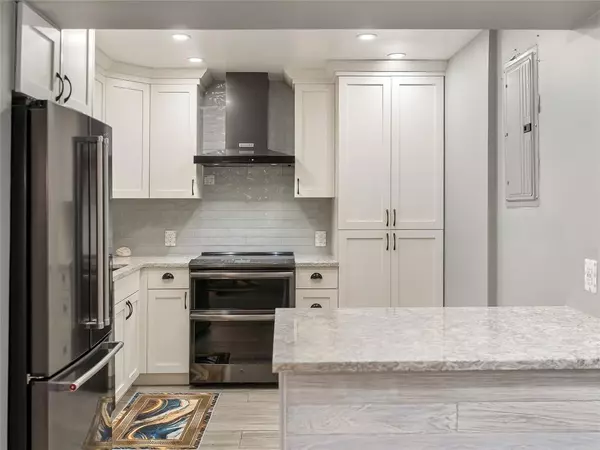 Lauderdale By The Sea, FL 33062,2000 S Ocean Blvd #LF