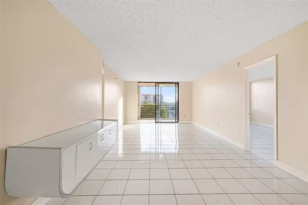 Pembroke Pines, FL 33026,1300 Saint Charles Pl #507