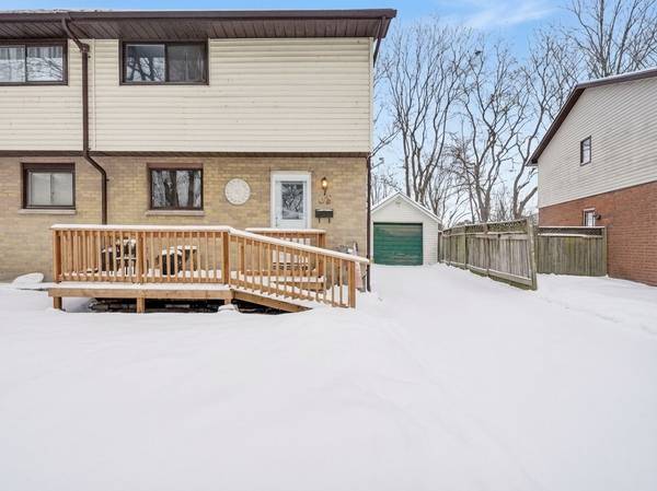 55 Mohegan CRES, London East, ON N5V 2X7