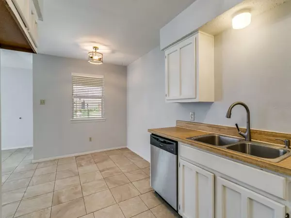 Keller, TX 76248,980 Meadow Circle S