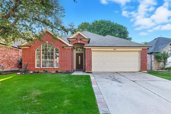 807 Lake Bridge Drive, Lake Dallas, TX 75065