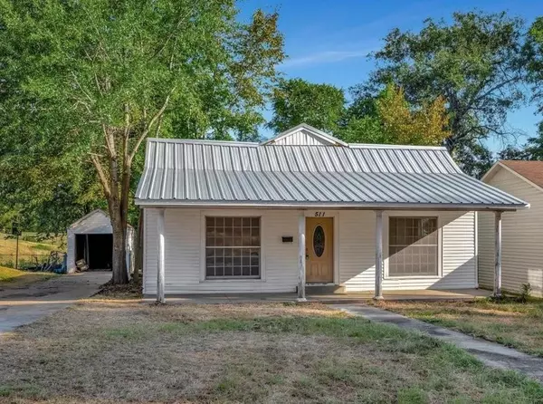 Henderson, TX 75652,511 Woodlawn Street