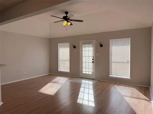 Arlington, TX 76017,918 Gwinnett Circle