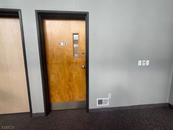 Mountain Lakes Boro, NJ 07046,115 Us Highway 46