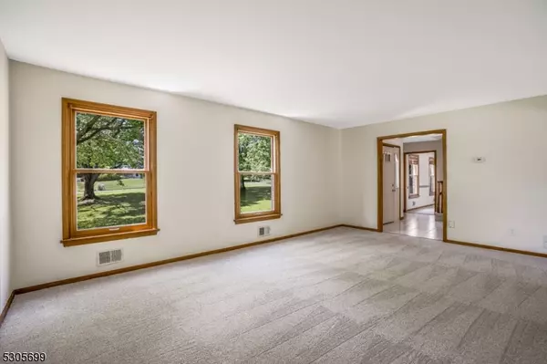 Clinton Twp., NJ 08801,34 Willow Brook Ln