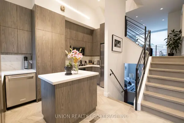 Toronto C08, ON M5A 2S1,280 Sherbourne ST #17