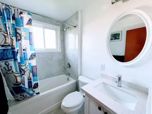 Toronto E07, ON M1S 1L8,46 Stainforth DR #Upper