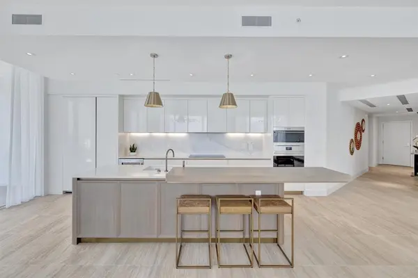 Fort Lauderdale, FL 33304,525 N Fort Lauderdale Beach Blvd #1904