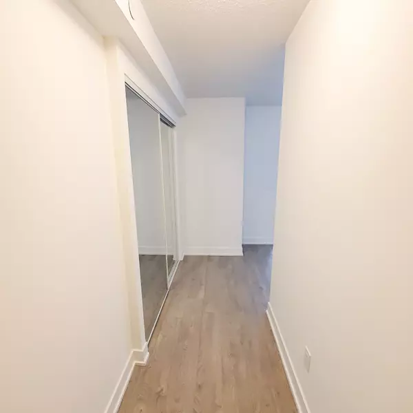 Toronto W08, ON M9A 0E1,9 Mabelle AVE #1426