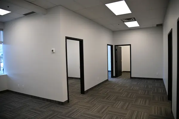 Mississauga, ON L5L 5Z9,3350 Ridgeway DR #5