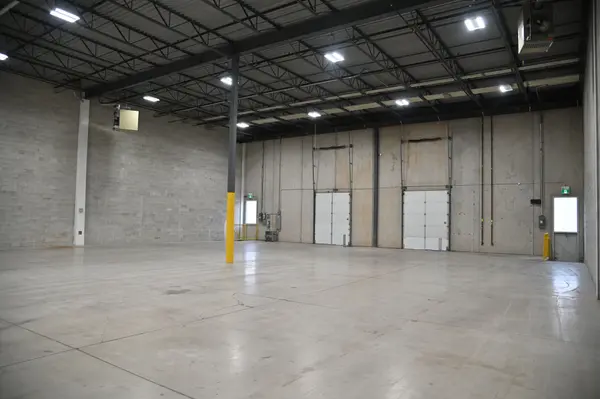 Mississauga, ON L5L 5Y6,3330 Ridgeway DR #13-14