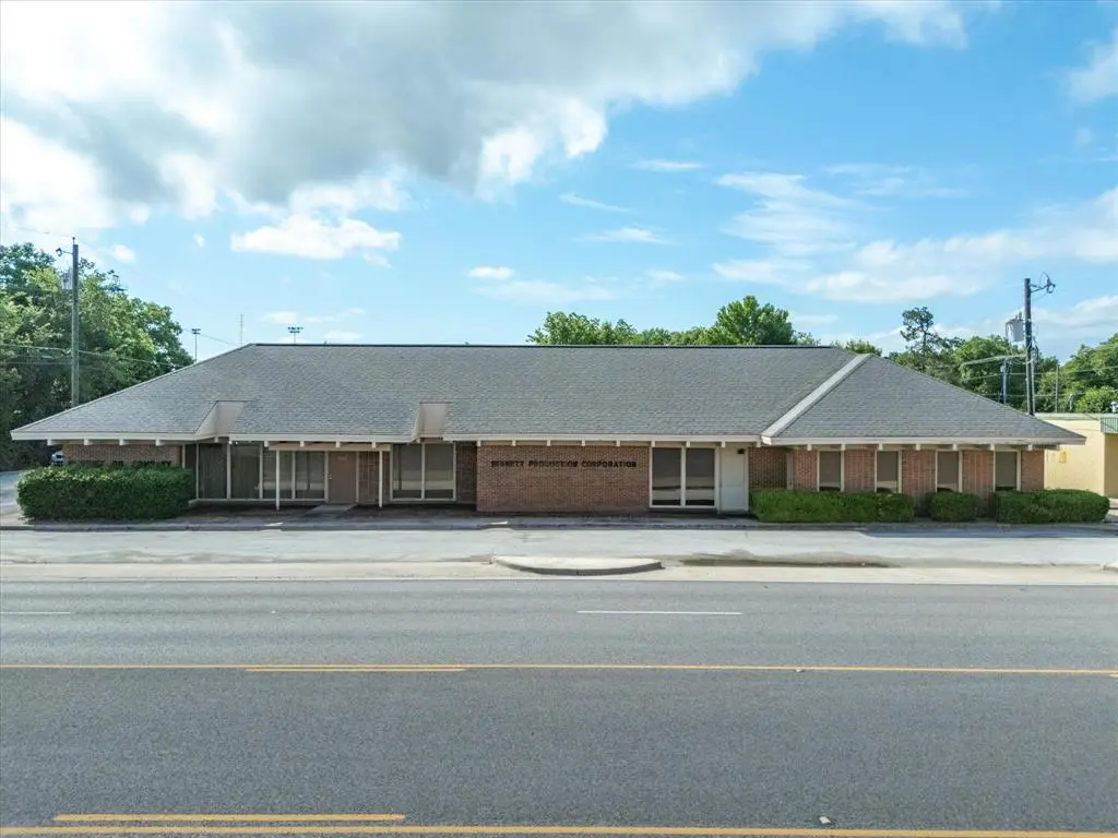 Bowie, TX 76230,815 Highway 59 N