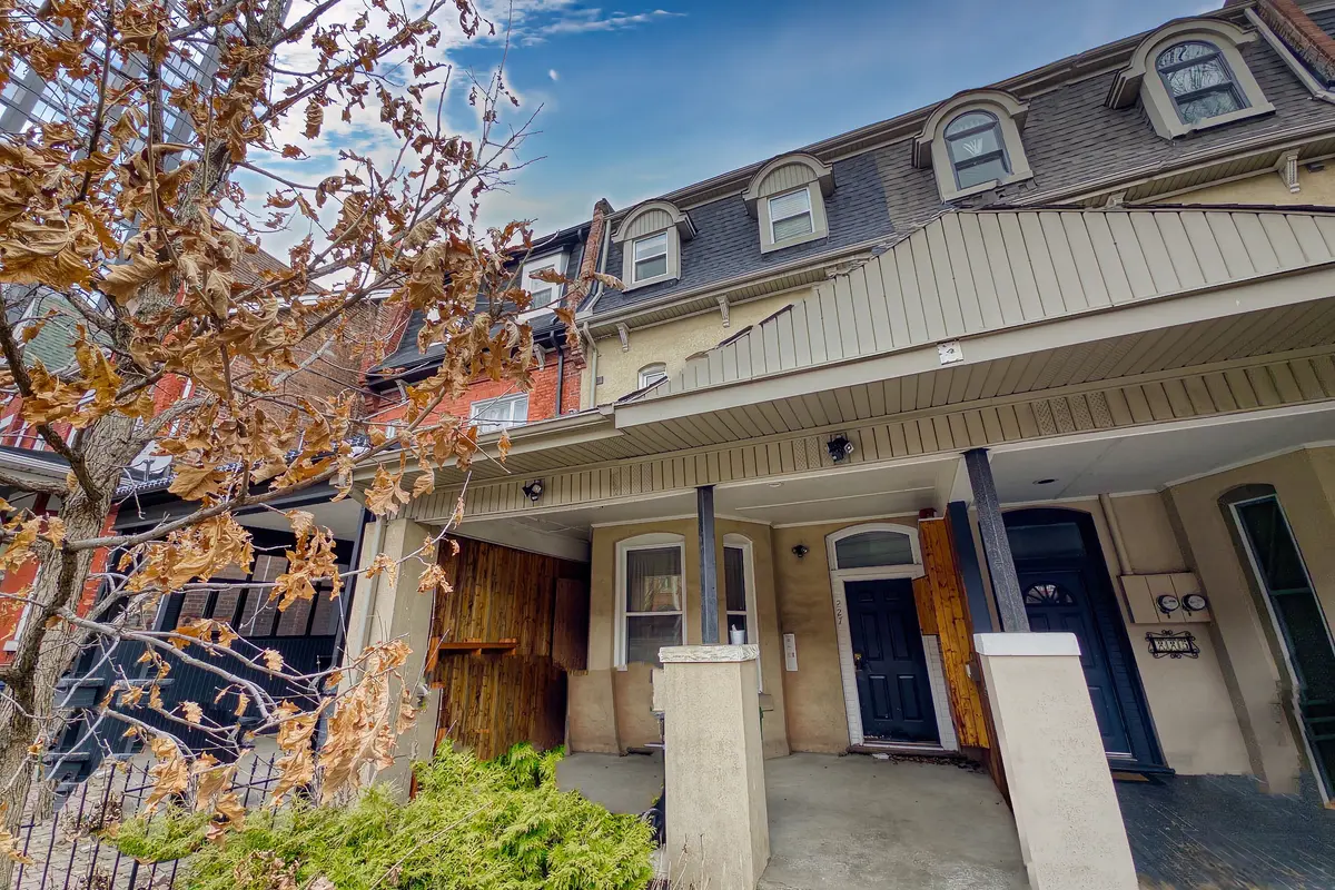 Toronto C01, ON M5T 1Z4,227 Beverley ST #3