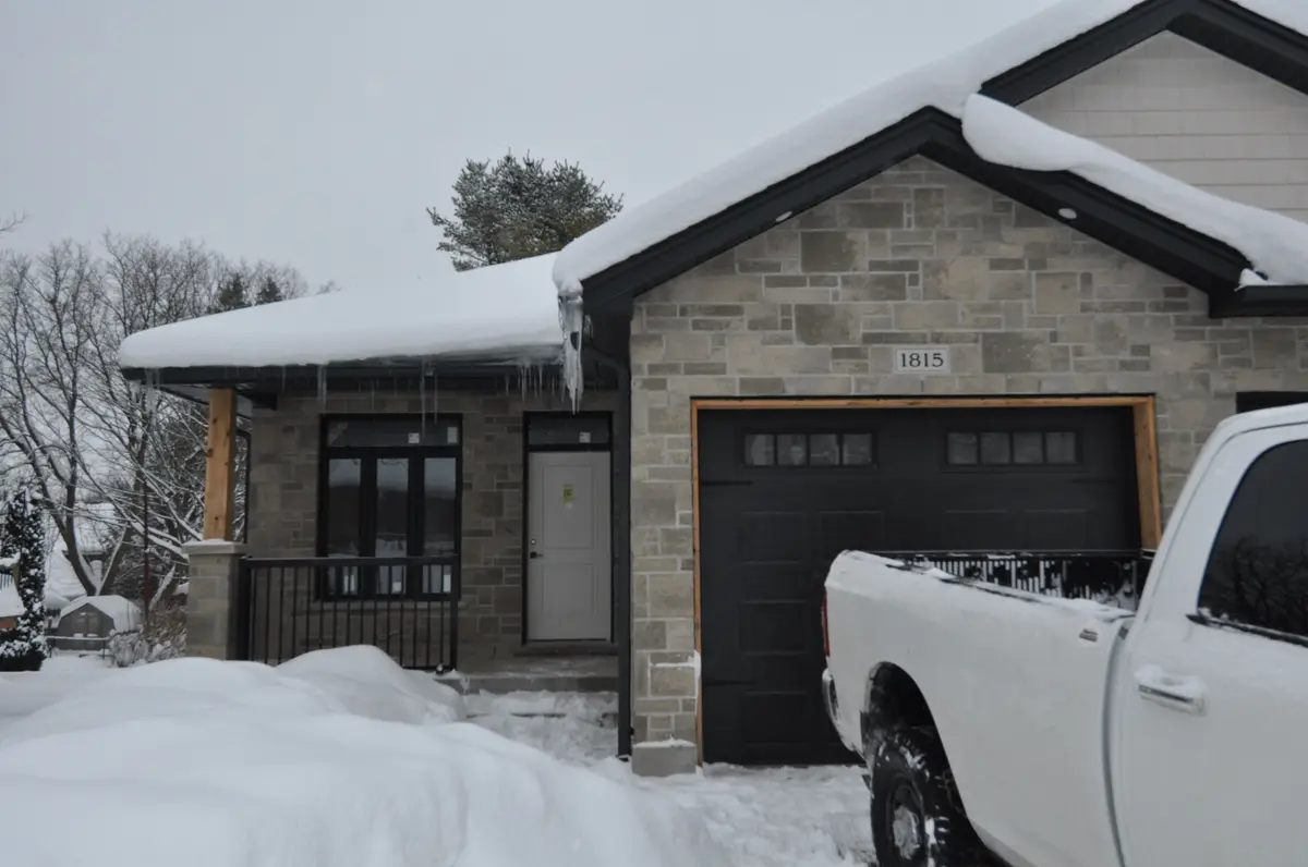 Owen Sound, ON N4K 5C2,1815 5th AVE W