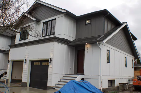 3513 Henderson Rd #2, Oak Bay, BC V8R 3K5