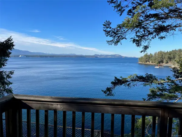 324 Easthom Rd, Gabriola Island, BC V0R 1X0