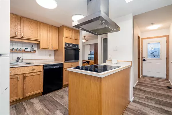 Winnipeg, MB R2Y 1G7,151 Greenway CRES