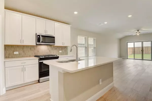 4214 Waco Drive, Farmersville, TX 75442