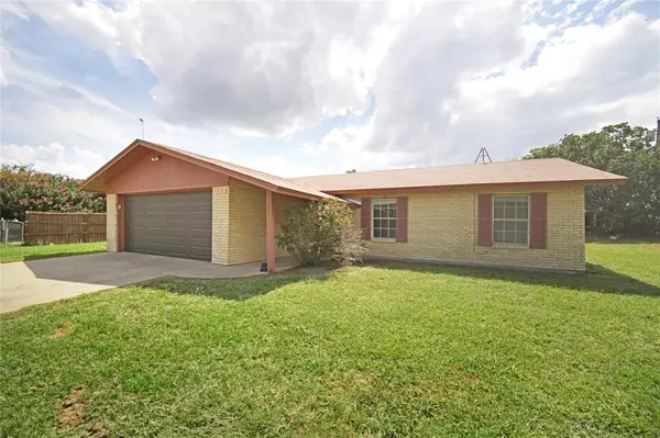 147 Hillcrest Street, Jacksboro, TX 76458