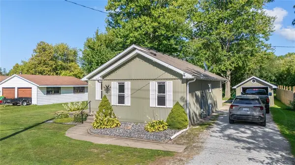 452 MAUDE Street, Petrolia, ON N0N 1E0