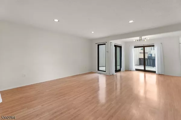 Old Bridge Twp., NJ 08857,65 Diamond Ln