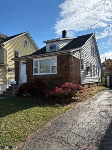 Clifton City, NJ 07011,23 Barrington Ave