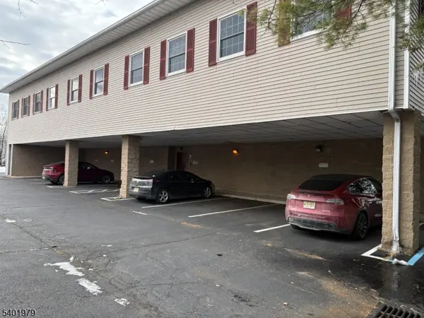 Somerville Boro, NJ 08876,10 N Gaston Ave