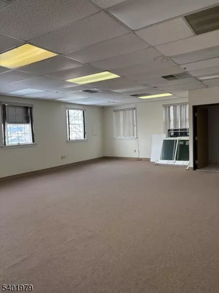 Somerville Boro, NJ 08876,10 N Gaston Ave