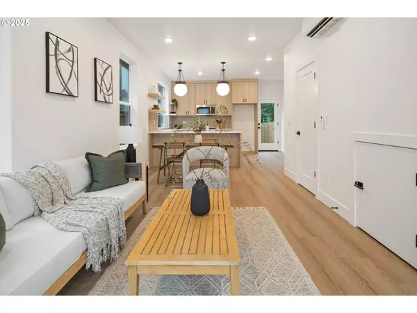 Portland, OR 97202,4031 SE TIBBETTS ST