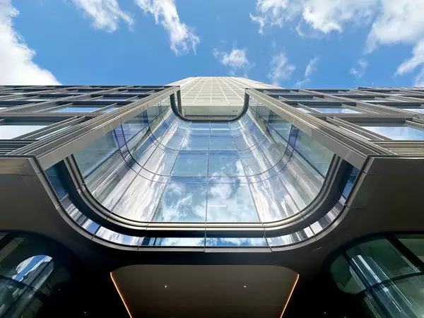 88 Queen ST E #5008, Toronto C08, ON M5C 0B6