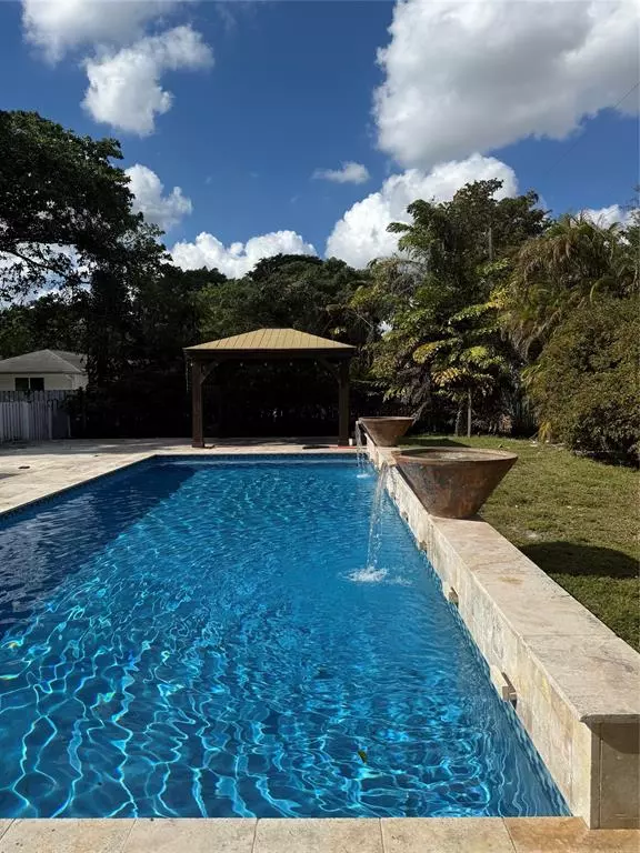 Plantation, FL 33317,4021 SW 1st St #4021