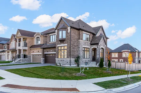 136 Carriage Shop BND, East Gwillimbury, ON L9N 0Y3