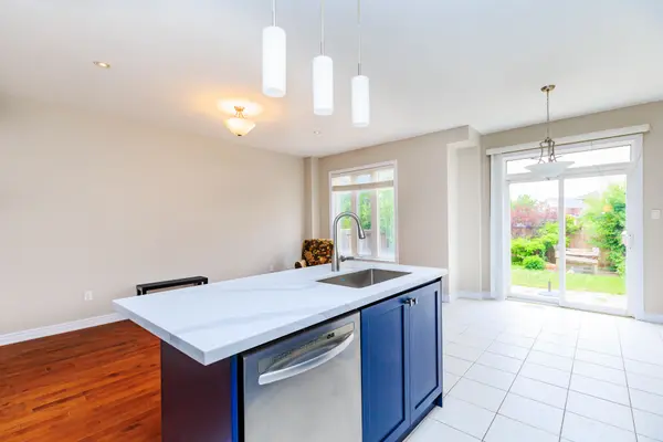 Oakville, ON L6H 0B5,1256 Jezero CRES