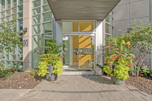 Mississauga, ON L4Z 0A3,90 Absolute AVE #709