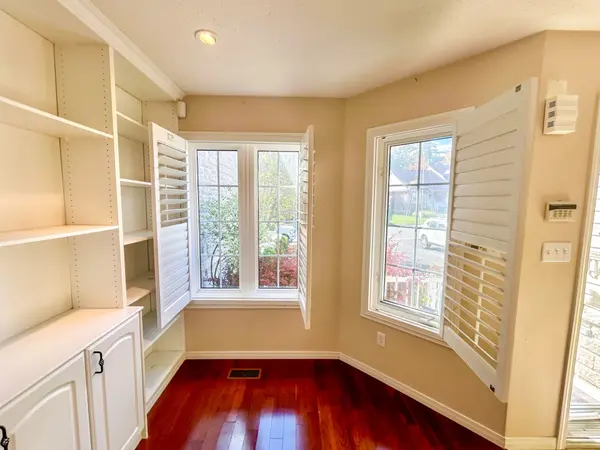 Peterborough, ON K9K 2M2,1406 Hancox CT