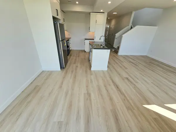 London South, ON N6M 0M1,1151 Hobbs DR #Upper