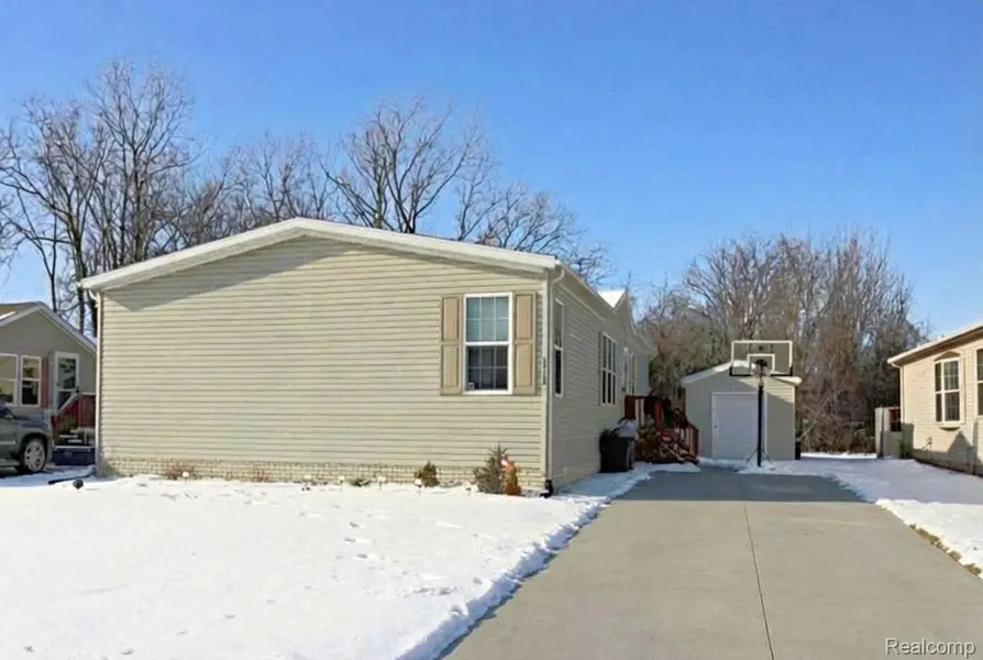 29400 Meadow, Gibraltar, MI 48173