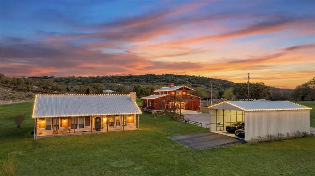 800 Quarter Horse Circle, Kingsland, TX 78639