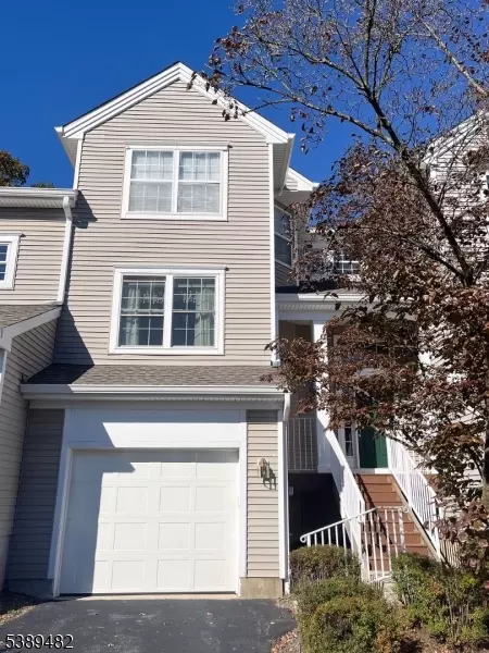 3 Woodmont Dr, Randolph Twp., NJ 07869