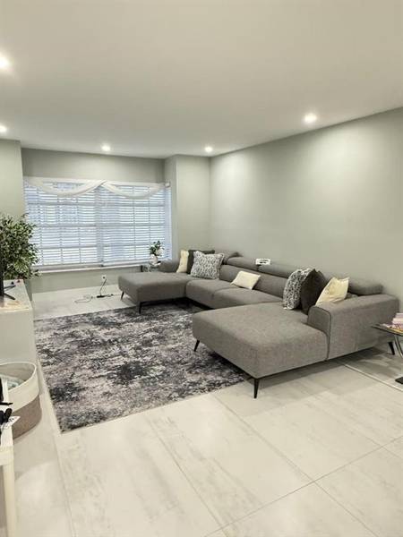 2191 NE 68th St #403, Fort Lauderdale, FL 33308