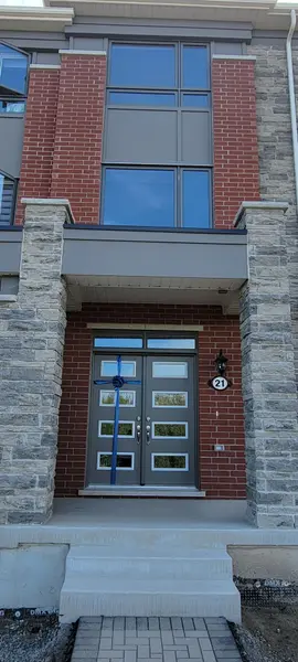 21 Summer Wind LN, Brampton, ON L7A 5J2