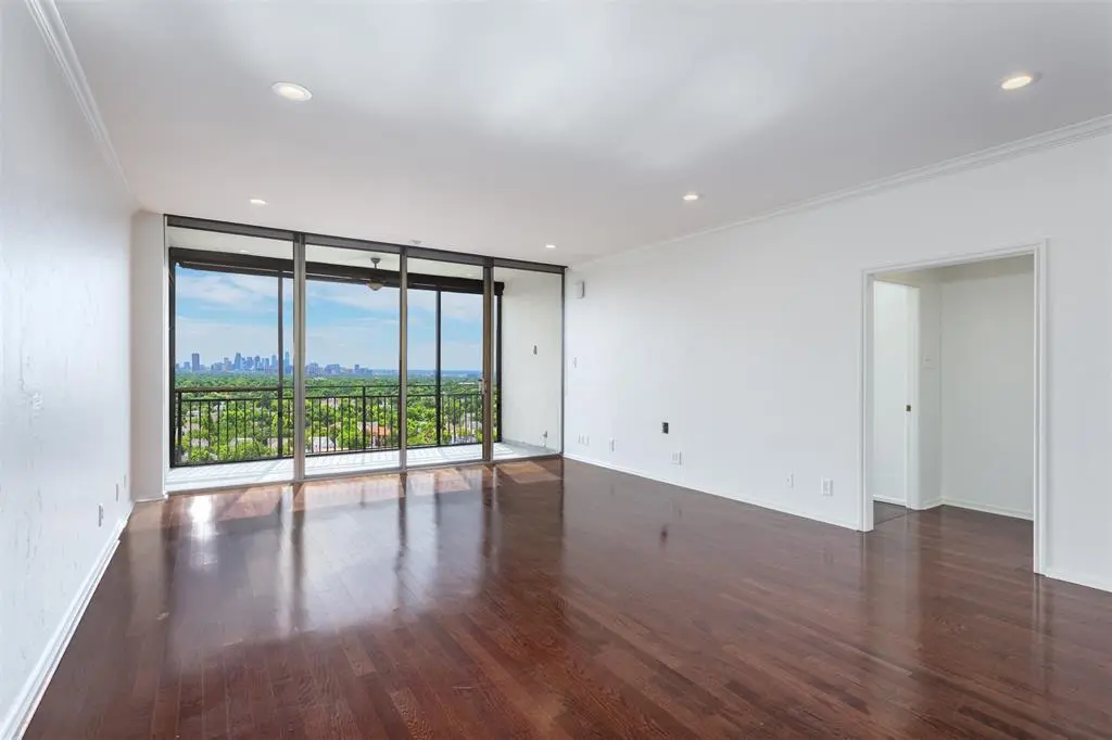 Dallas, TX 75225,6335 W Northwest Highway #1314