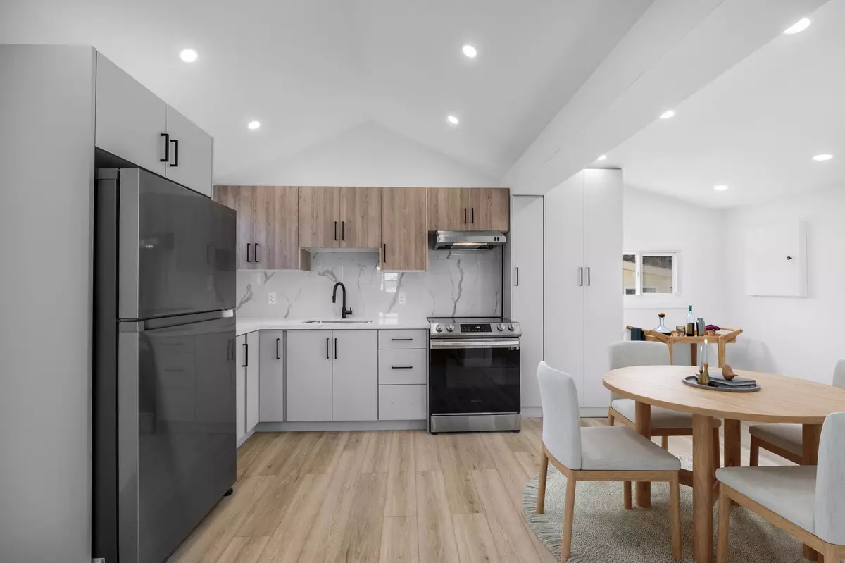 Wasaga Beach, ON L9Z 2H6,338 Old Mosley ST #Unit 3