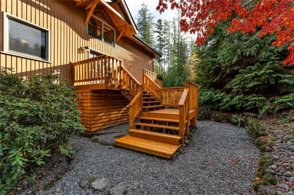 Youbou, BC V0R 3E1,8105 Miracle Close