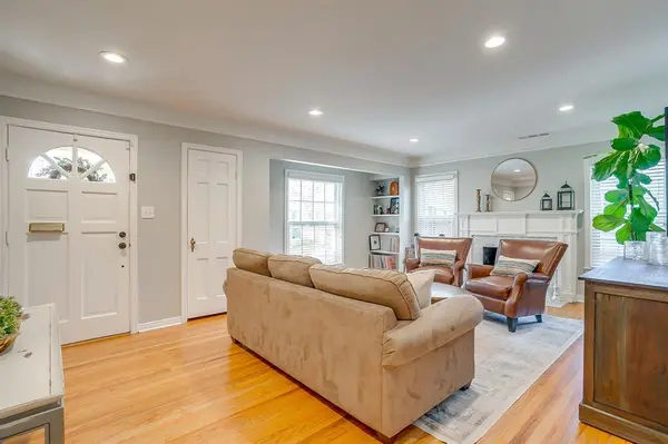 Fort Worth, TX 76109,3642 S Hills Avenue